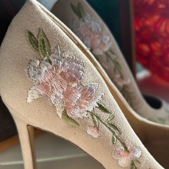 JustFab Floral Embroidered Women's Heels - Cream - Picture 14 of 16
